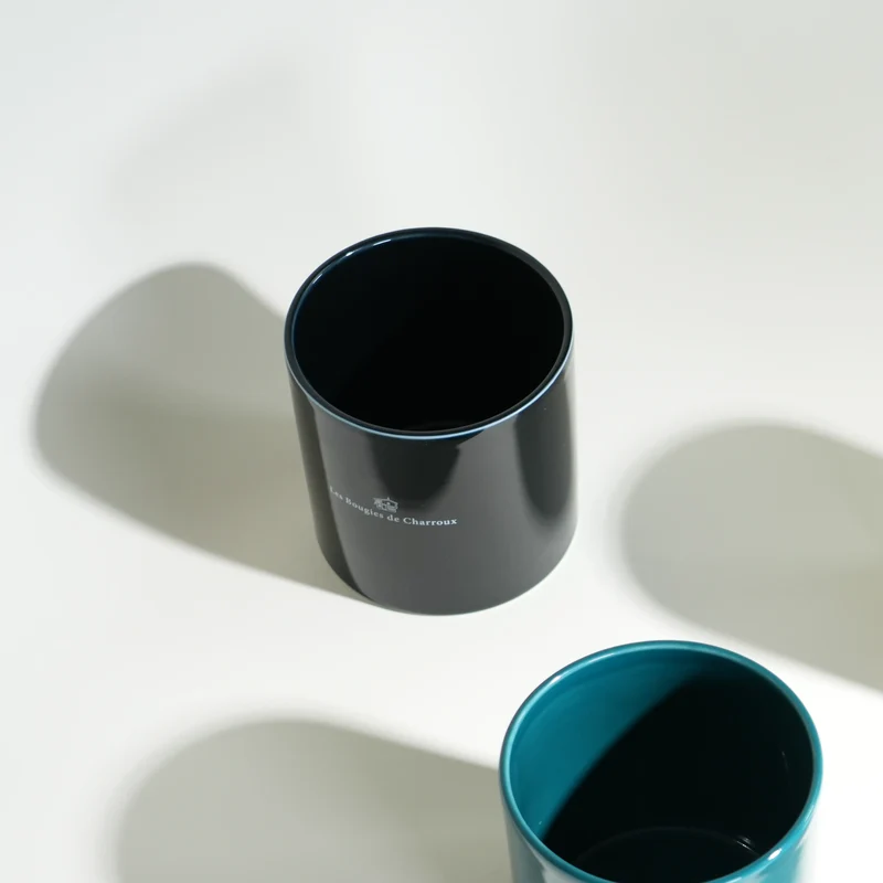 Cache-pot noir