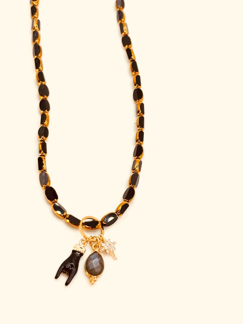 Collier Mono + grigris