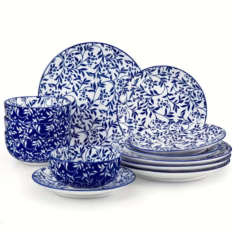 Service de Table 12 Pièces en Porcelaine Bleu et Blanc – Motifs Floraux Élégants
