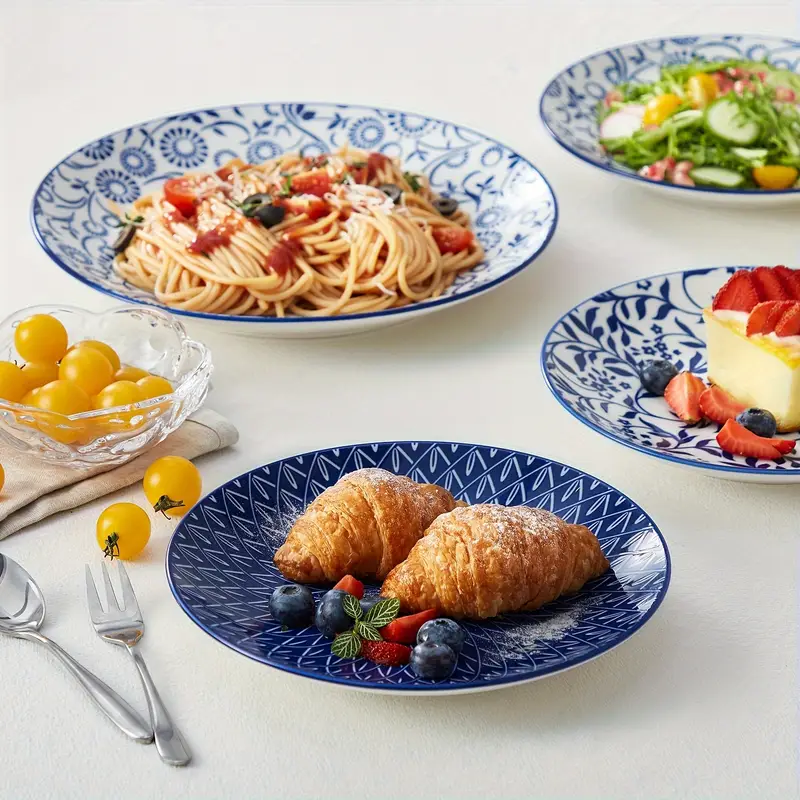Service de Table 12 Pièces en Porcelaine Bleu et Blanc – Motifs Floraux Élégants