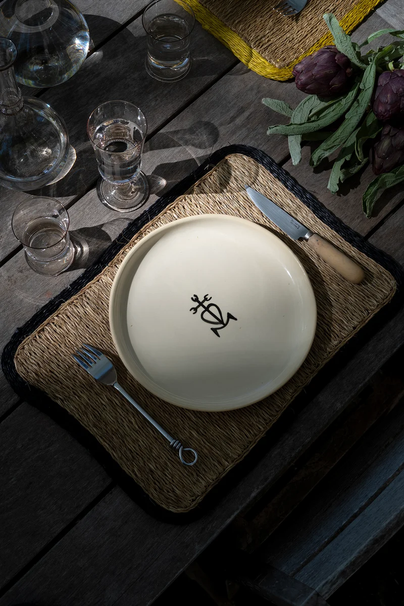 Grande assiette Croix Camarguaise