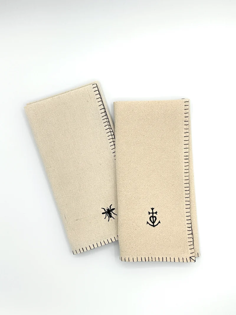 Serviette de table brodée