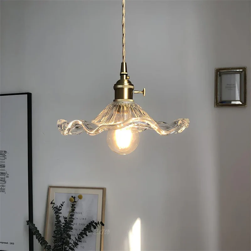Suspension Fleur d’Hibiscus – Lampe Design en Verre Soufflé