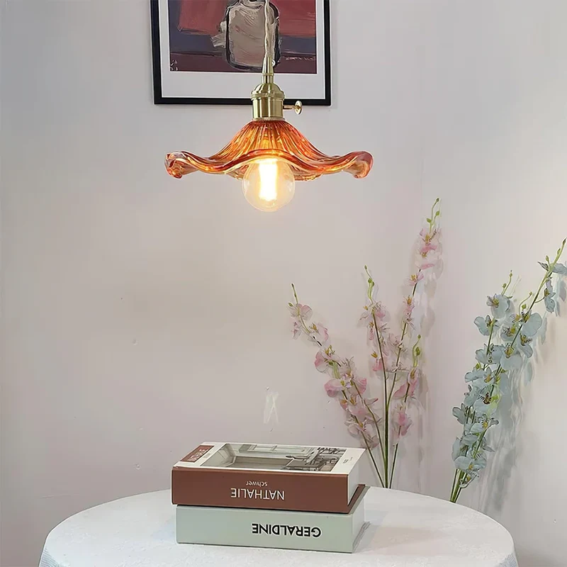 Suspension Fleur d’Hibiscus – Lampe Design en Verre Soufflé