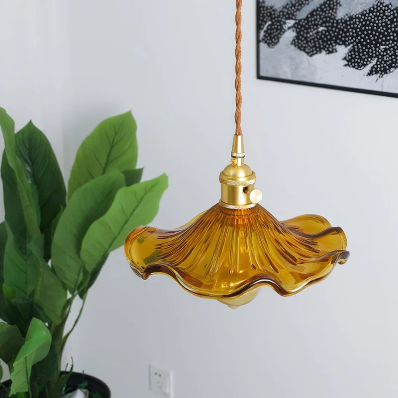 Suspension Fleur d’Hibiscus – Lampe Design en Verre Soufflé