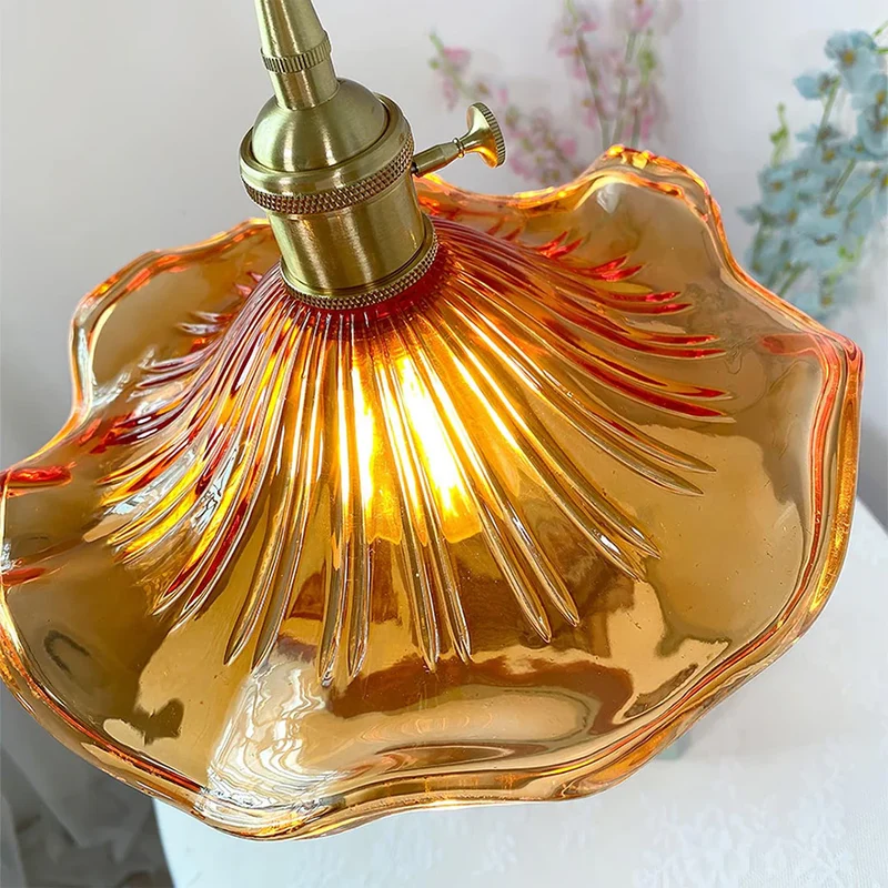 Suspension Fleur d’Hibiscus – Lampe Design en Verre Soufflé