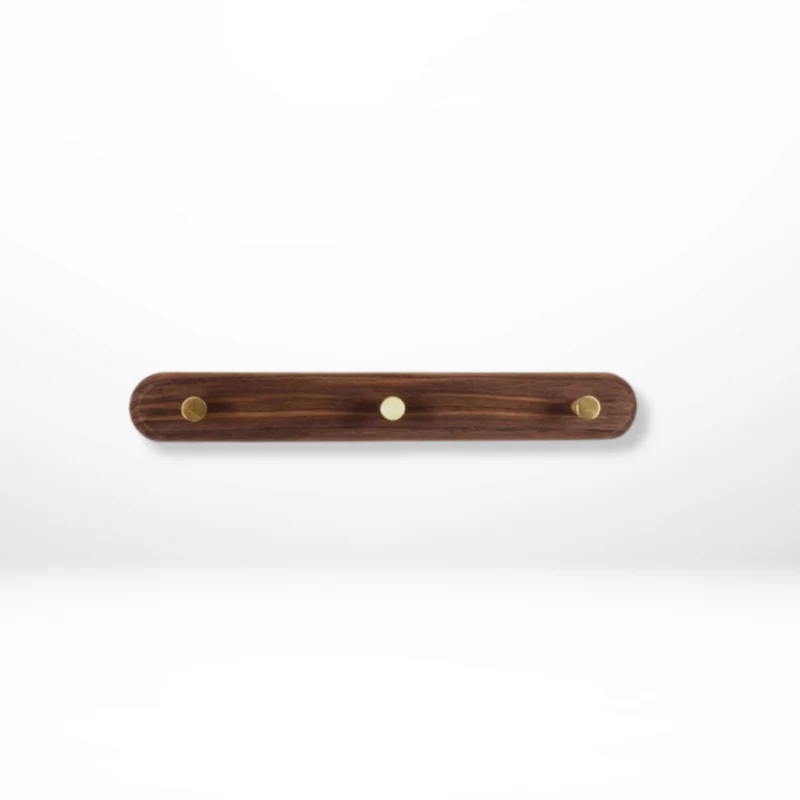 Nástěnný háček minimalistický dřevěný do předsíně
