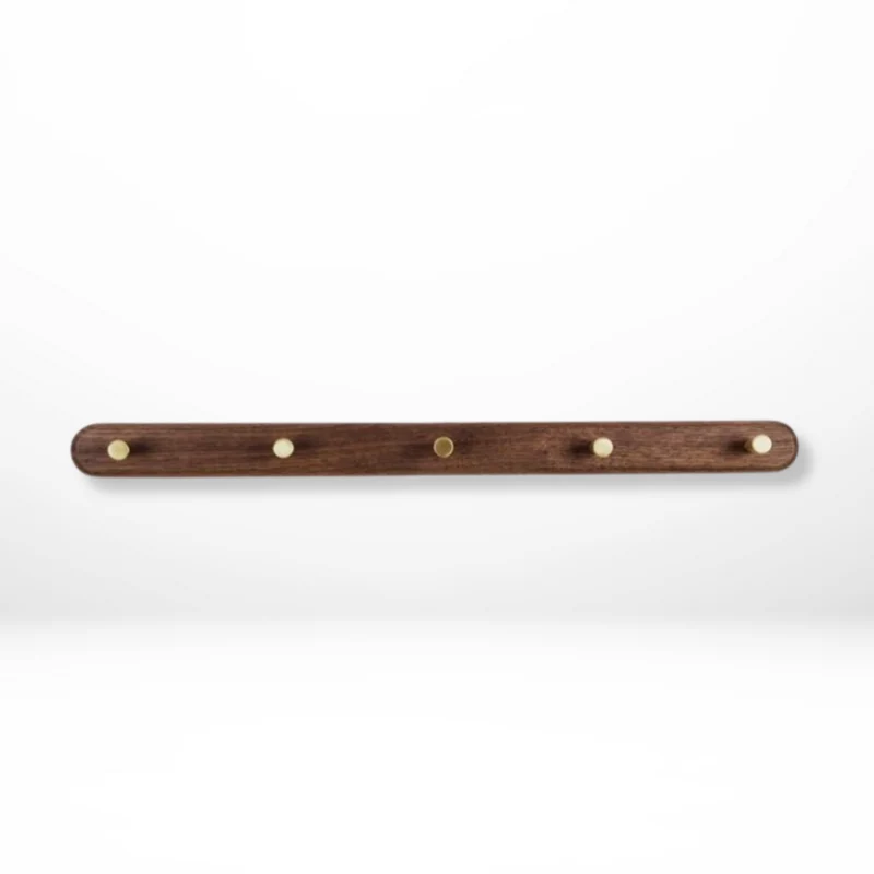 Nástěnný háček minimalistický dřevěný do předsíně