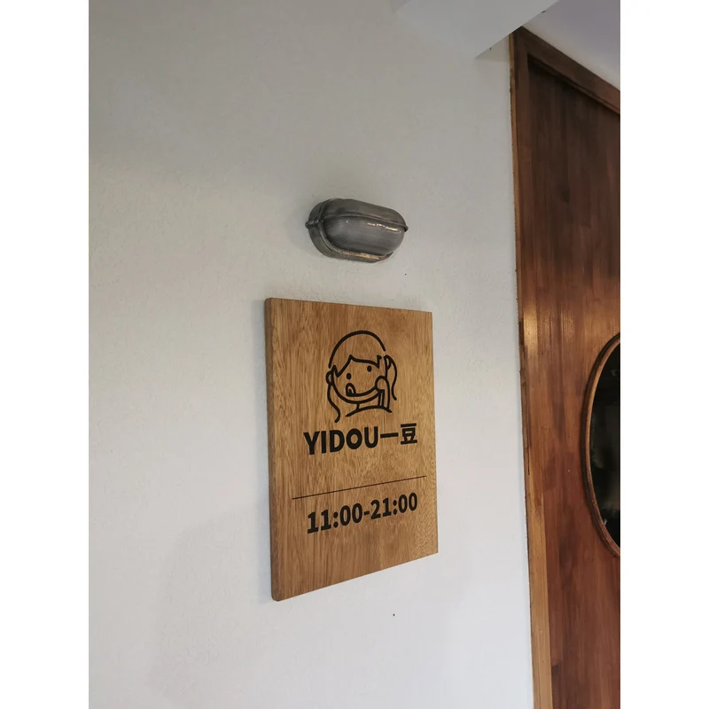 Outdoor industrial bulkhead wall lamp Oval weather-resistant design