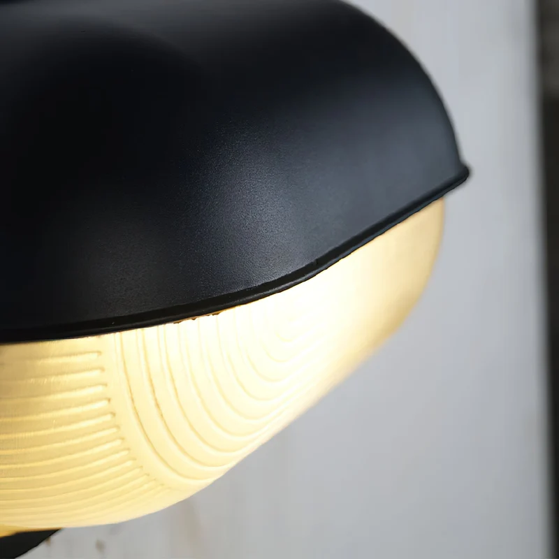 Outdoor industrial bulkhead wall lamp Oval weather-resistant design