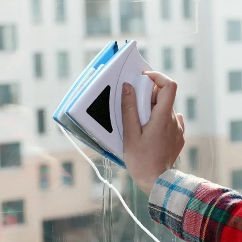 Magnetic double-sided window cleaner – ideal for hard-to-reach windows