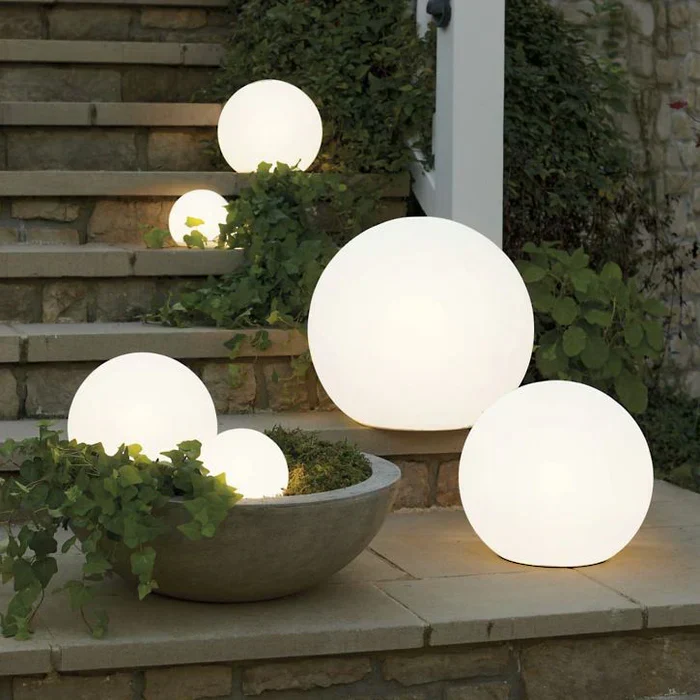 Elegant outdoor spherical LED lighting