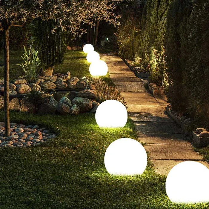 Elegant outdoor spherical LED lighting