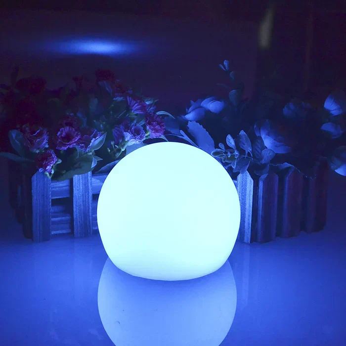 Elegant outdoor spherical LED lighting