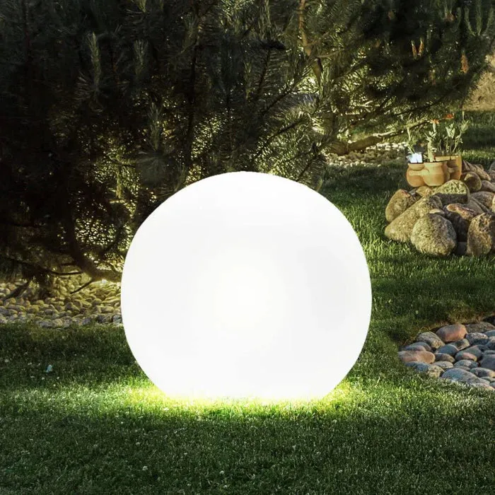 Elegant outdoor spherical LED lighting