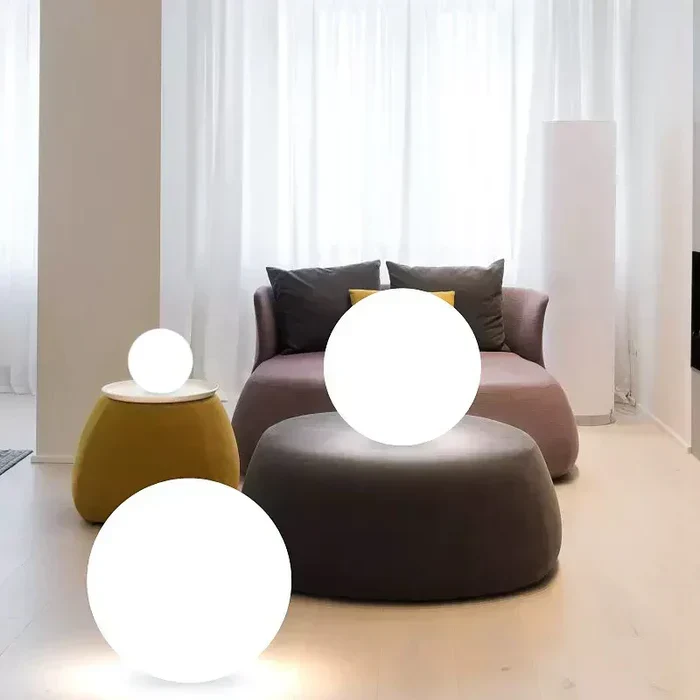 Elegant outdoor spherical LED lighting
