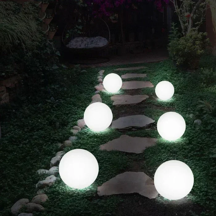 Elegant outdoor spherical LED lighting