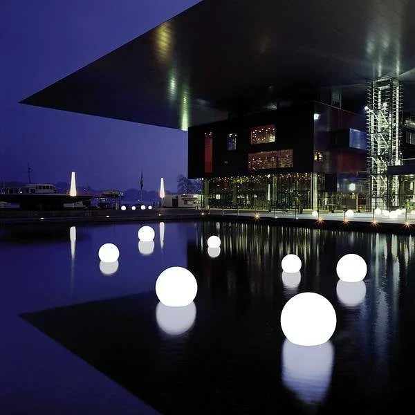 Elegant outdoor spherical LED lighting