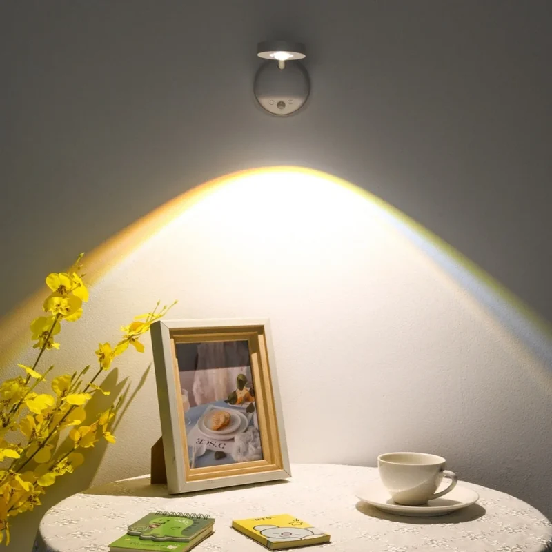 Compact easy-to-install LED lamp with motion sensor