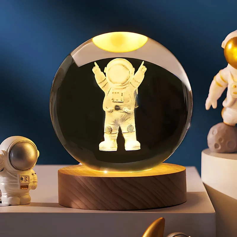 Decorative crystal ball with 3D pattern
