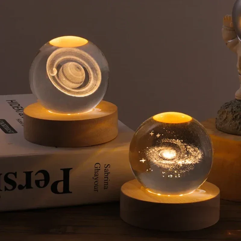 Decorative crystal ball with 3D pattern