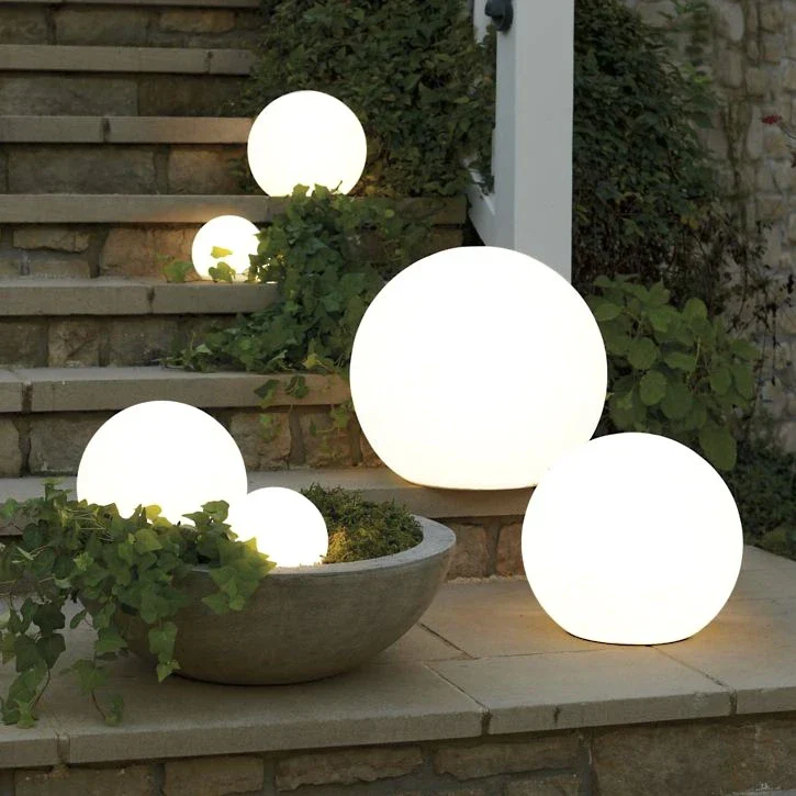 Outdoor garden ball lamp