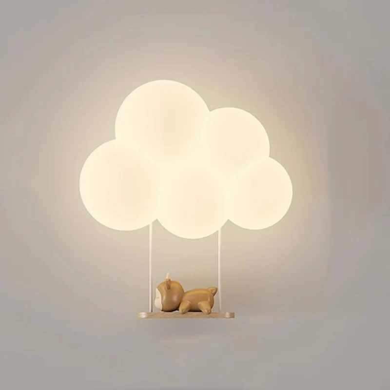 Delicate cloud-shaped LED lamp