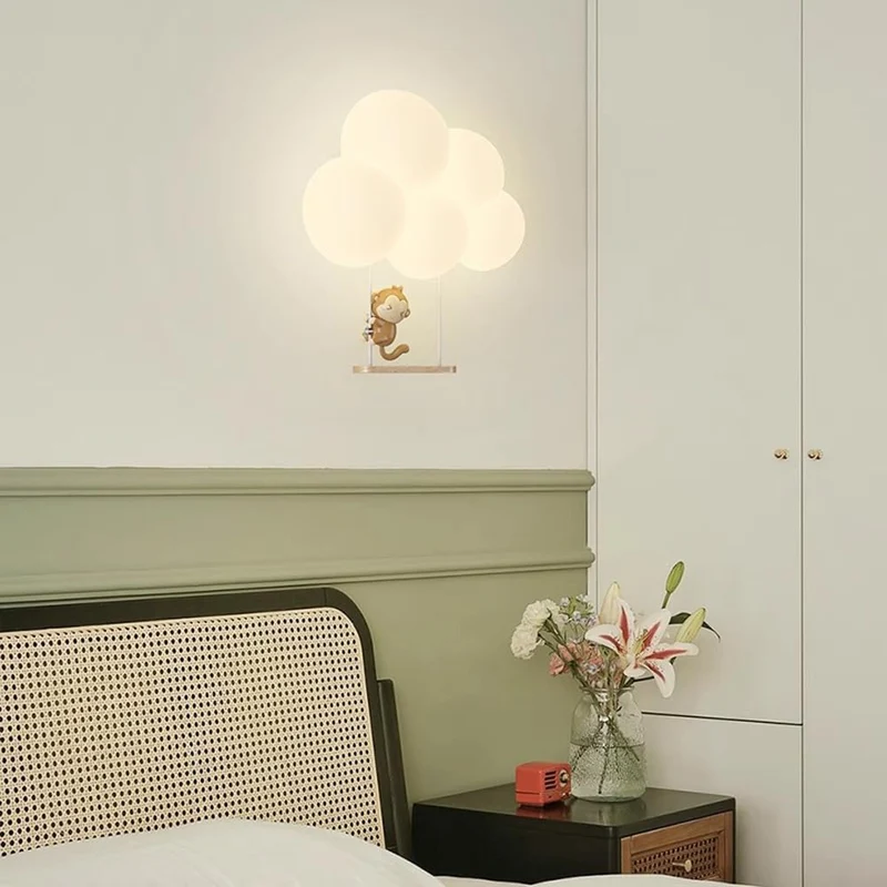 Delicate cloud-shaped LED lamp