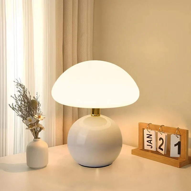 Elegant minimalist retro mushroom table lamp