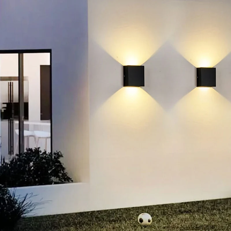 Smart Outdoor Lighting LED Lamp with Motion Sensor