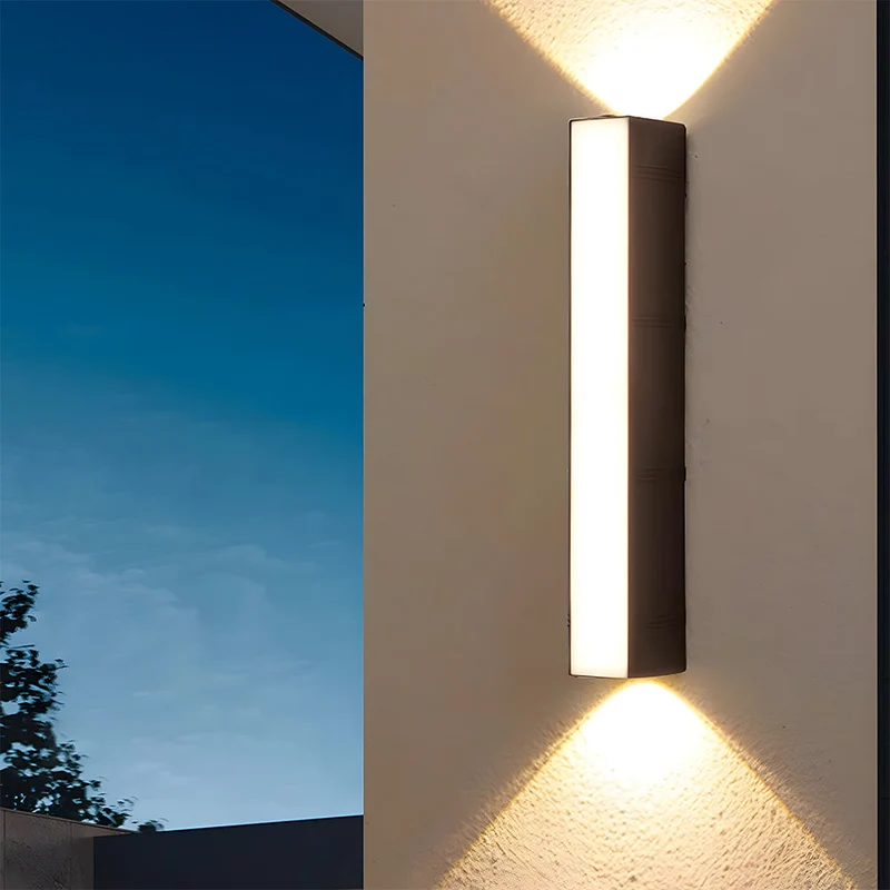 Elegant Outdoor LED Lamp – Bright and Weather-Resistant Facade Lighting