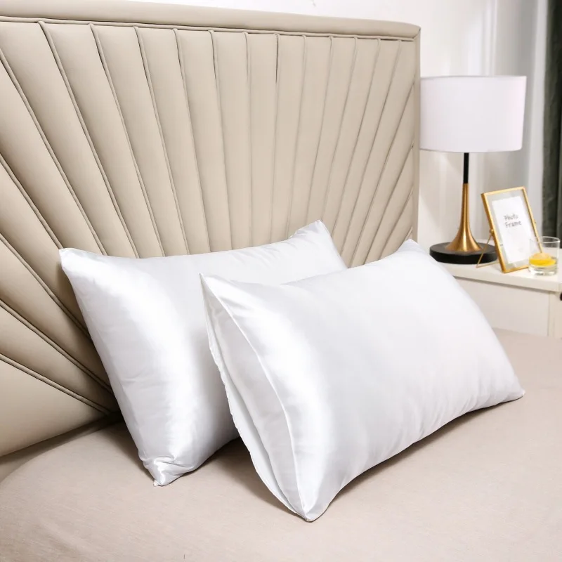 Taie d'Oreiller Effet Soie - Luxe & Confort