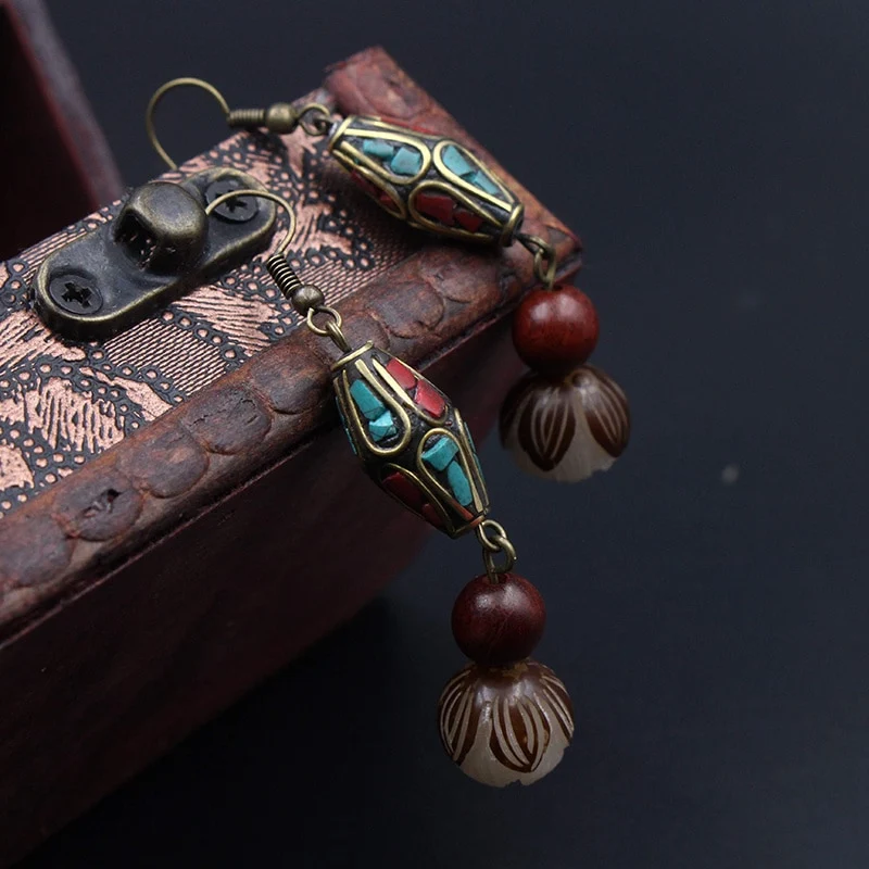 Boucles d'oreille ethniques en zinc