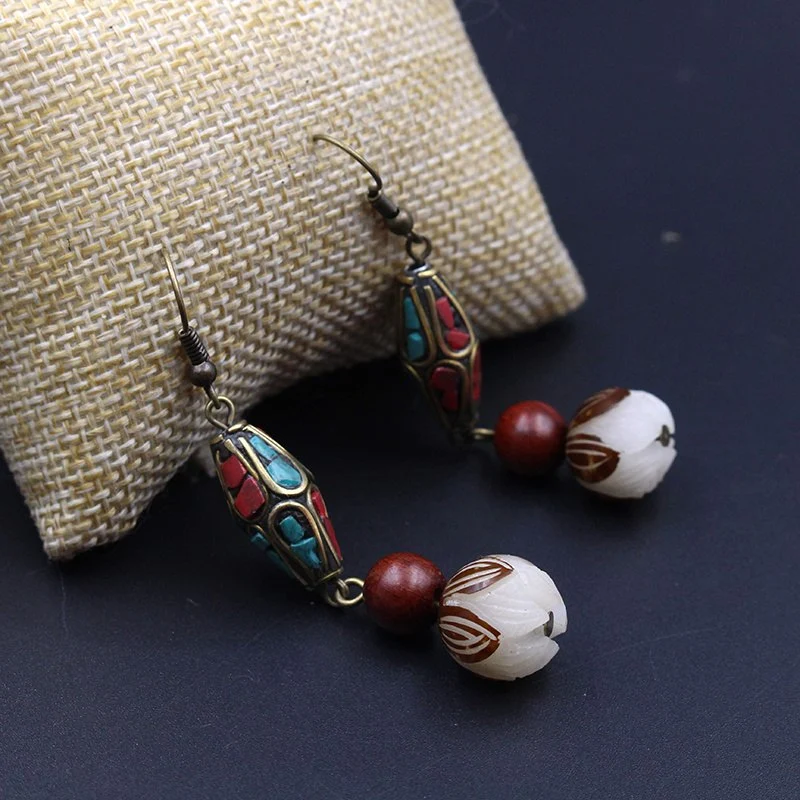 Boucles d'oreille ethniques en zinc
