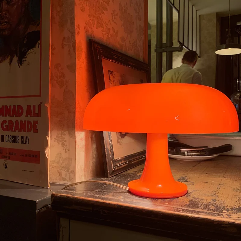 Lampe de table nordique en forme de champignon