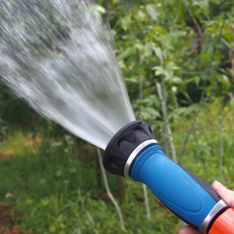 Le pistolet arroseur 2-en-1 pour Voiture et Jardin